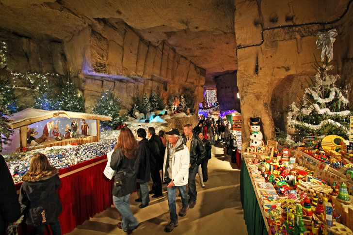 kerstmarkt-grotten-valkenburg